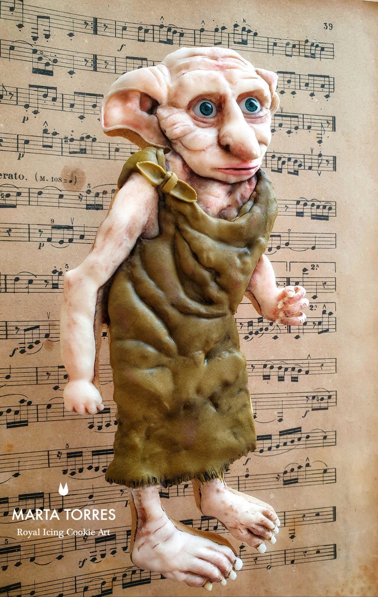 #HarryPotter   Decorated with Coloured Royal icing, this is my COOKIE .... DOBBY.... as my Contribution for a British Fantasy Collaboration 
#dobby  <a href="/jk_rowling/">J.K. Rowling</a>  #cookies #royalicing #JKRowling  #martatorrescookieart #cookieart #sugarart 
facebook.com/TheCookieLab.M…