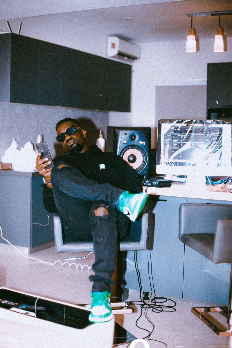 sarkodie's tweet photo. The writing camp #SarkCess https://t.co/RA6Pj6SZJM
