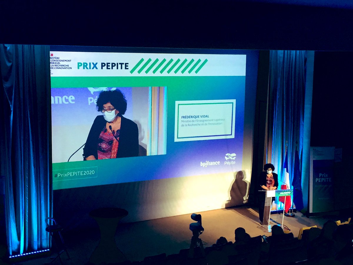 La cérémonie de remise des #PrixPEPITE2020 dans les locaux du <a href="/sup_recherche/">Ministère Enseignement supérieur/Recherche/Espace</a> a été l’occasion de récompenser Antoine COCHOU, cofondateur de La Ruche à Vélos, projet accompagné par le #pepitePDL. Félicitations 🎈