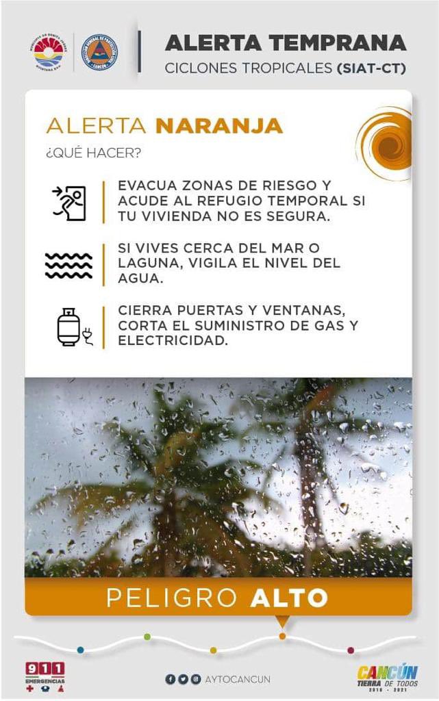 PCivilCancun's tweet photo. ⚠️Aviso⚠️

Se emite la Alerta Naranja por aproximación del huracán #Delta  categoría 2, en la escala #SaffirSimpson, su centro se localiza a 710 km al sureste de #Cancún, presenta #Vientos máximos sostenidos de 155 km/h, Se mantiene en vigilancia. @MaraLezama @AytoCancun https://t.co/9UAcDHGM0S