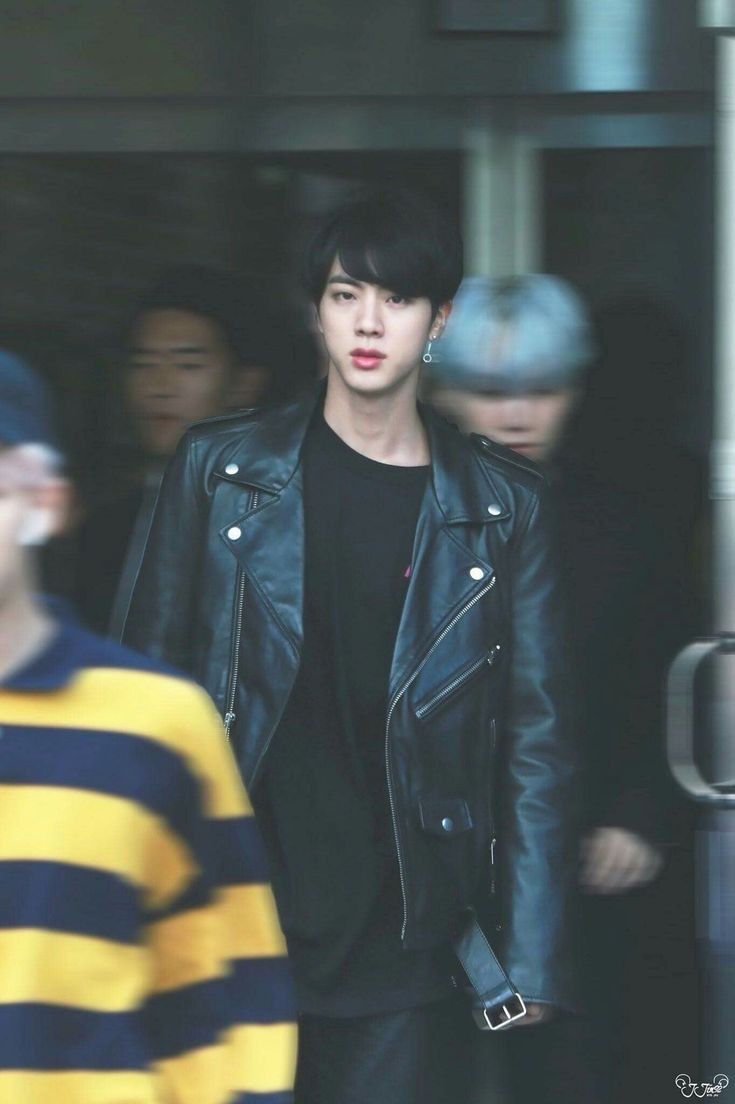 Kim Seokjin's ethereal beauty --- a gorgeous thread