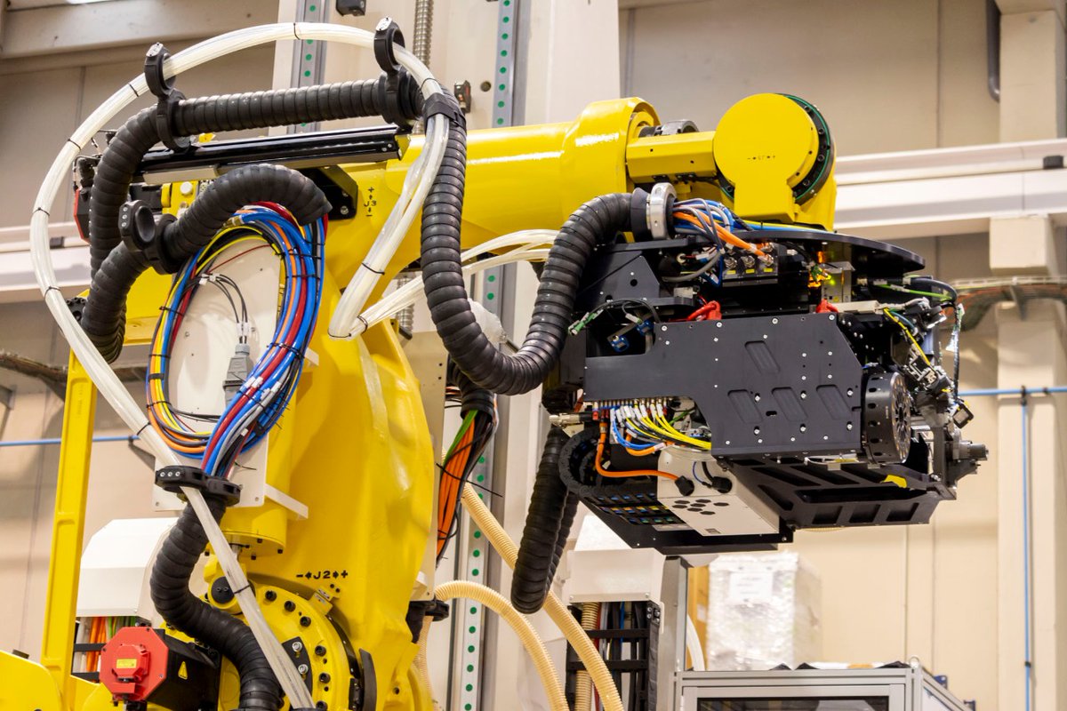 IgusSpain's tweet photo. Conoce las 5 diferencias clave entre: cables resistentes a la flexión y cables resistentes a la torsión. Selecciona el cable para tu #robotindustrial correctamente y evita #paradasnoplanificadas
https://t.co/IQGfcDjoaf
#robotcable #automatizacion #cableparatorsion https://t.co/RDYboINEdC