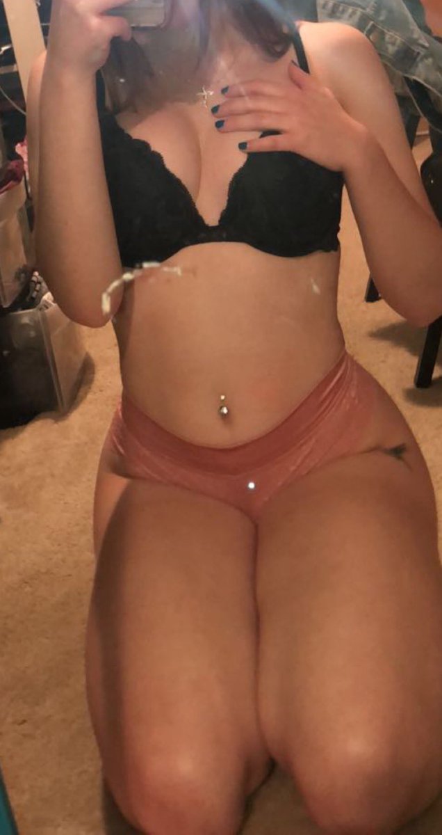 alex_onlyfans's tweet photo. @OnlyFansPromooo Onlyfans @alex0017 $5 subscription sale right now!! https://t.co/Q9Q3qM24Nk