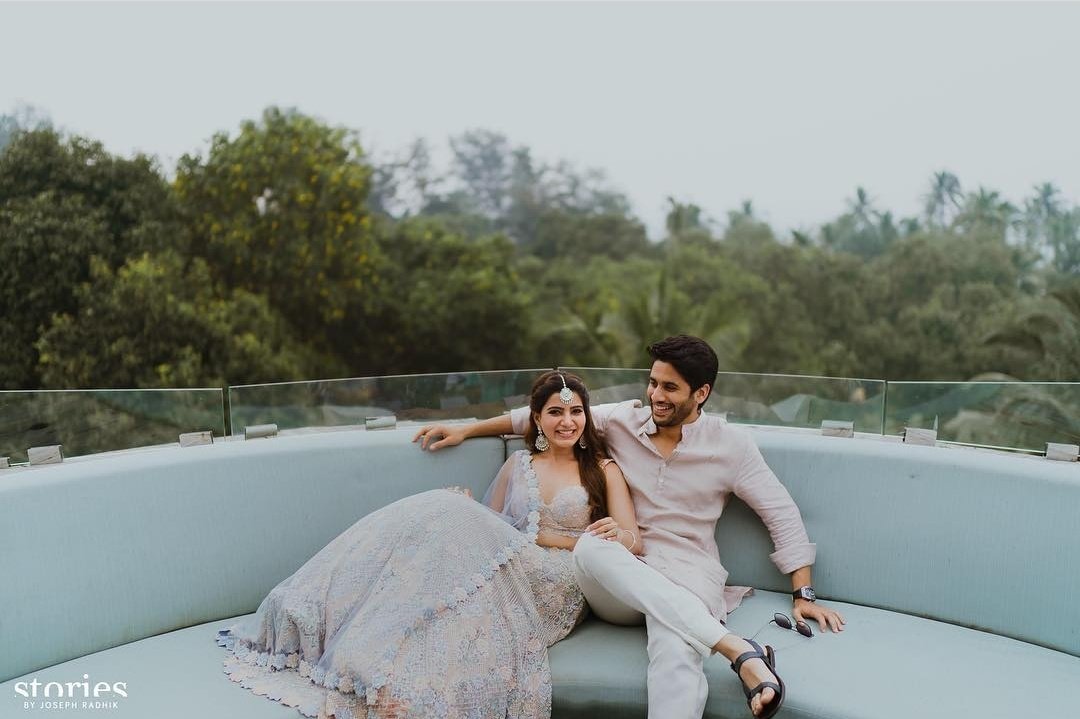 Mehendi functionJust look at them how adorable they are looking Blush on their faces tho  #SamanthaAkkineni  #chaysam