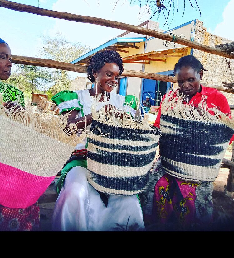 eudia_ug's tweet photo. We feel incredibly lucky to be working with these talented women weaving groups.
.
. Through basket weaving, passed down from generations, these women are able to contribute to their livelihood&also be independent!π
.
. #sustainableliving #weavers #weavinggroups #ethicallymade https://t.co/00gPOreyg0