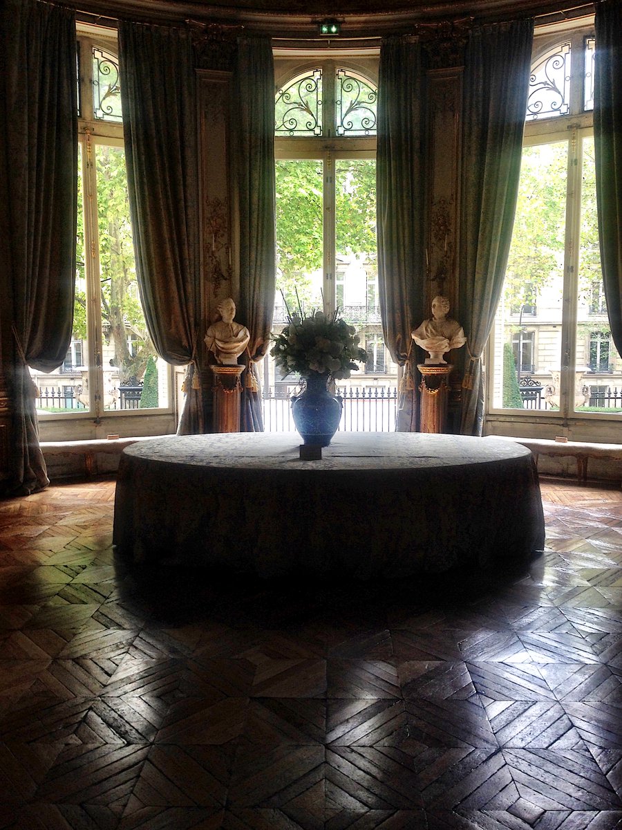 focusonparis's tweet photo. Inside opulent mansion of #artcollector par excellence couple #NélieJacquemart and #ÉdouardAndré, now a museum. #JacquemartAndre Don't miss beautiful #Turnerexhibition #art #Turner #museumsofparis #luxury https://t.co/fVjudwvnHj (see blog) https://t.co/co7GsxDzAi