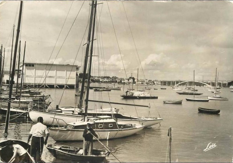 La carte postale du jour : la #Trinitésurmer dans les années 1950