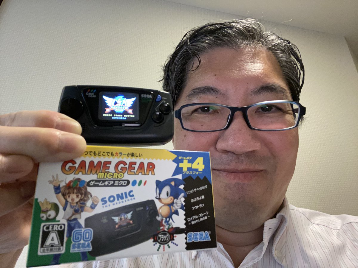 Yuji Naka 中 裕司 ゲーム ギアミクロが届きました 小さいのでポストに投函されていましたよ しかし ちっちゃいですね ソニックをエッグマンを倒すまでプレイしてみましたが意外とプレイ 出来ますね しかしゲームギア版ってマップとかもかなり違ってい