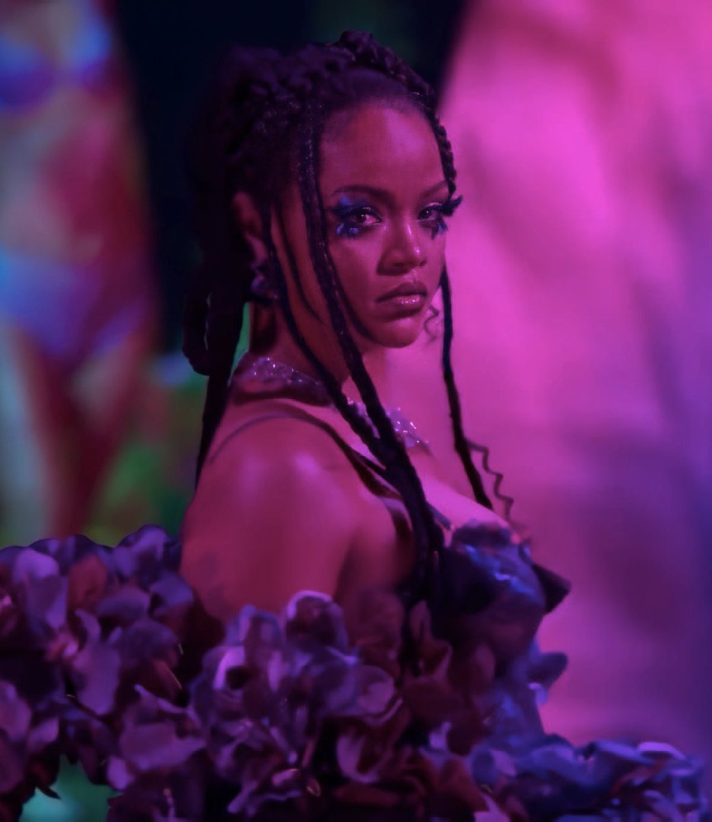FentyStats's tweet image. .@rihanna responds to fan about recent backlash &amp;amp; expresses her profound remorse:

”We’re taking it out, I obviously had no clue. 😢 I just feel bad that I hurt people even though that was never my intention, the Muslim community is hurt by me right now, so that’s the sad part.”