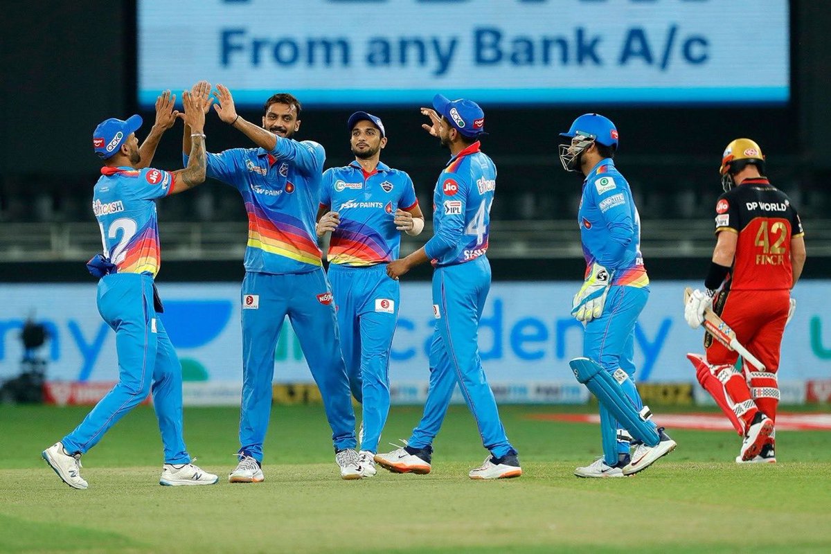 Match 19: DC beat RCB by 59 runs at Dubai. Shaw (42 off 23), Pant (37 off 25) & Stoinis (53 off 26) took DC to 196. DC kept picking wickets at regular intervals: Ashwin (1/26), Axar (2/18), Rabada (4/24) & Nortje (2/22) were impressive. DC are on top of points table  #DCvRCB