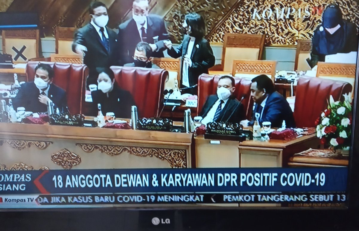pacarnyamark's tweet photo. udahlah cepet meninggal aja
#DPRIMPOSTOR 
#DPRIRIKhianatiRakyat 
#DPRJANCOK 
#DPRWAKILSIAPA 
#OmnibusLawSampah 
#OmnibusLawRugikanRakyat 
#DPRDisbandParty https://t.co/pMdOicbQDo