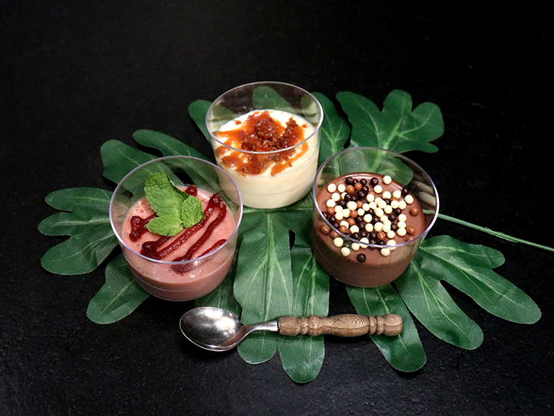 3 #crèmes dessert sinon rien. 😁 Une crème dessert à la #vanille, une autre au #chocolat et encore une à la #framboise. Merci <a href="/CerfDellier/">Cerf Dellier</a>. ow.ly/QPRB50BKts9 #Recettes