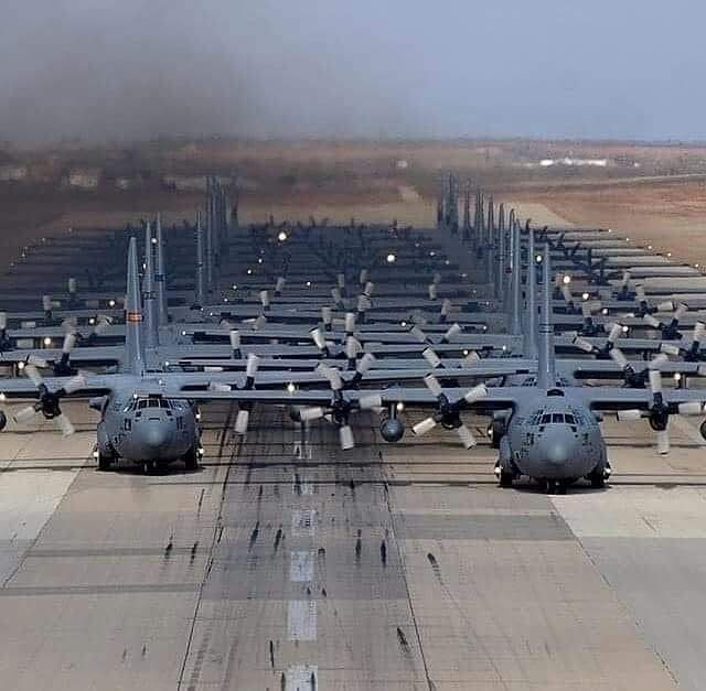 How many C-130 you can count?

#LockheedC130 #Lockheed #C130