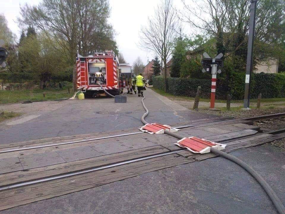 diebarschlampe's tweet photo. Ich glaube nicht, dass das so funktionieren soll :D https://t.co/esEggB7nCR