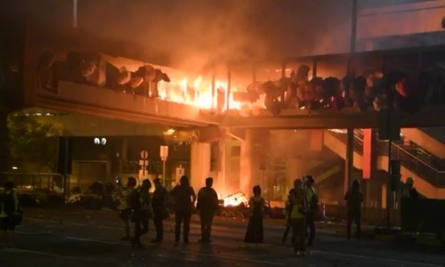 Sandrine27Hk's tweet photo. @iloveanimator @DongguanBoy 'Best paid' for worst education, full of #HongKong's rubbish who couldnt get into uni or a job elsewhere. That's why @hkpoliceforce beat up university students, simple jealousy Lol
Remember #HKPolyU 🤔 https://t.co/lLk3xbsPKF