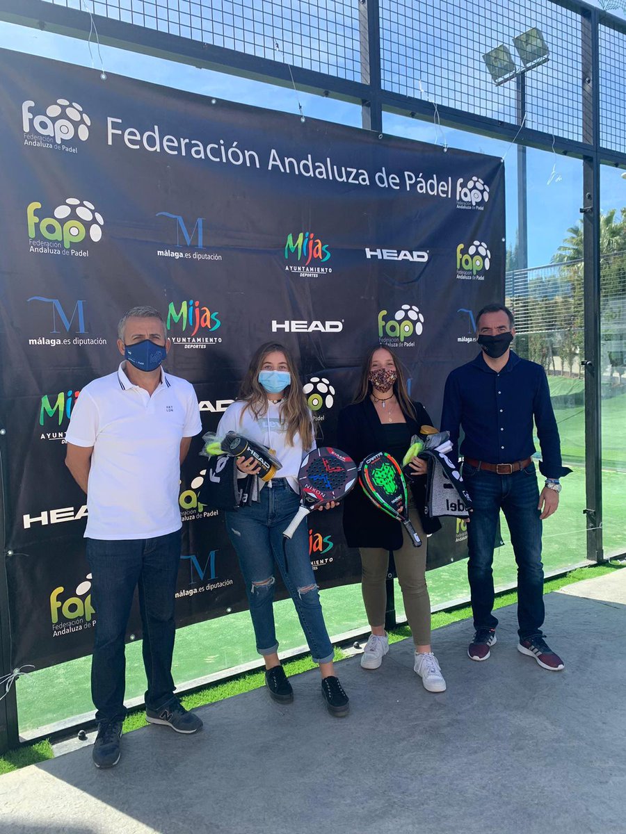 cartripadel's tweet photo. Vamos a poner fin a este martes… Y lo haremos con algunas de las fotos q el #TeamCartri nos ha hecho llegar en estos días… Muchas gracias por permitir q os acompañemos en vuestros retos y partidos… Es un orgullo q nos hagáis partícipes de ellos… #LaMontañaAzul es imparable https://t.co/DV6HrSFHiZ