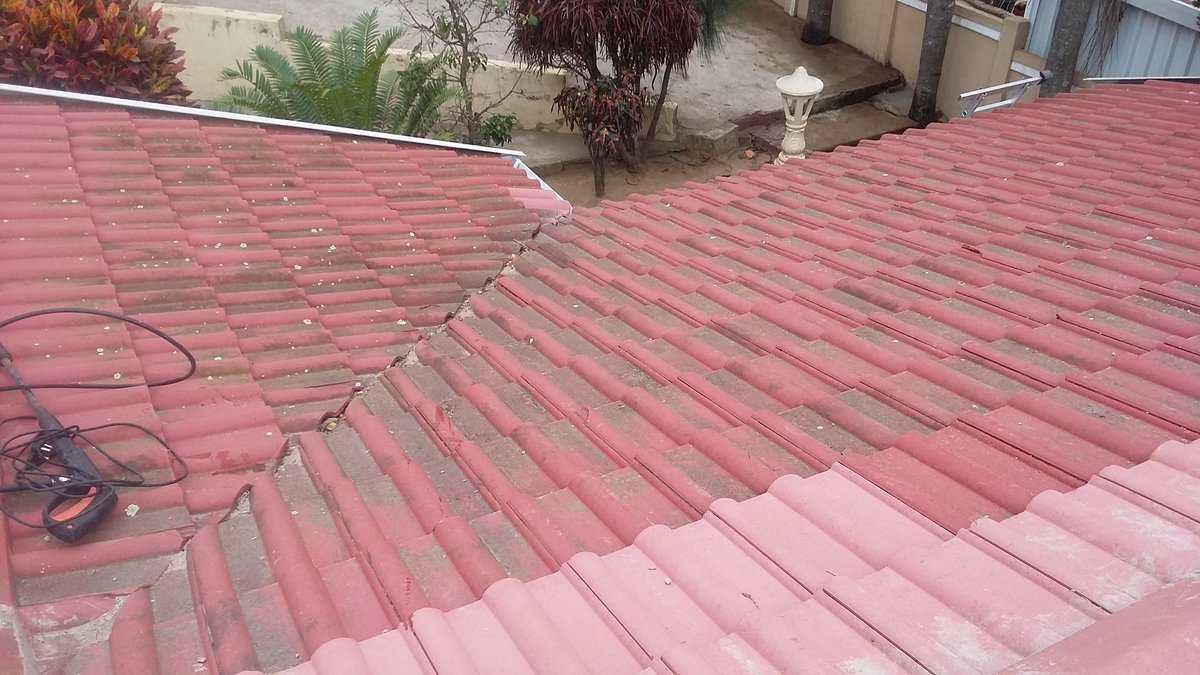 higeneservices's tweet photo. We are Kzn based roof cleaning company, we also do walls, Pool surrounding, Garden furniture, Paving, Patio, Drive way.  
Contact us on 0670529648 or Email us HighGeneptyltd@gmail.com https://t.co/098h2uogGh