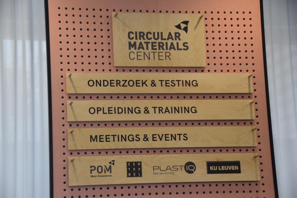 crevits's tweet photo. Opening Circular Materials Center in @8500Kortrijk . Mijlpaal voor de duurzame &amp; circulaire West-Vlaamse kunststoffen- en textielsector. Zowel innovatie als opleidingen zijn nodig om iedereen mee te krijgen in de circulaire transitie. @POMWVL @Centexbel @PlastIQBelgie @KU_Leuven https://t.co/MDaGqG5n04