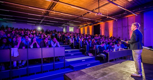 Goedemorgen! 👊Binnen 3u gaan we in debat met ondernemers Isabelle Ulenaers (de oprichtster van Self) en <a href="/kimballfelix/">Kimball Felix</a> (Chief Strategy bij Rombit). De KICKOFF DAYS zorgen voor een mooi programma, wij zijn alvast klaar om er ‘een lap’ op te geven. Tot zo! entrepreneurialkickoff.be