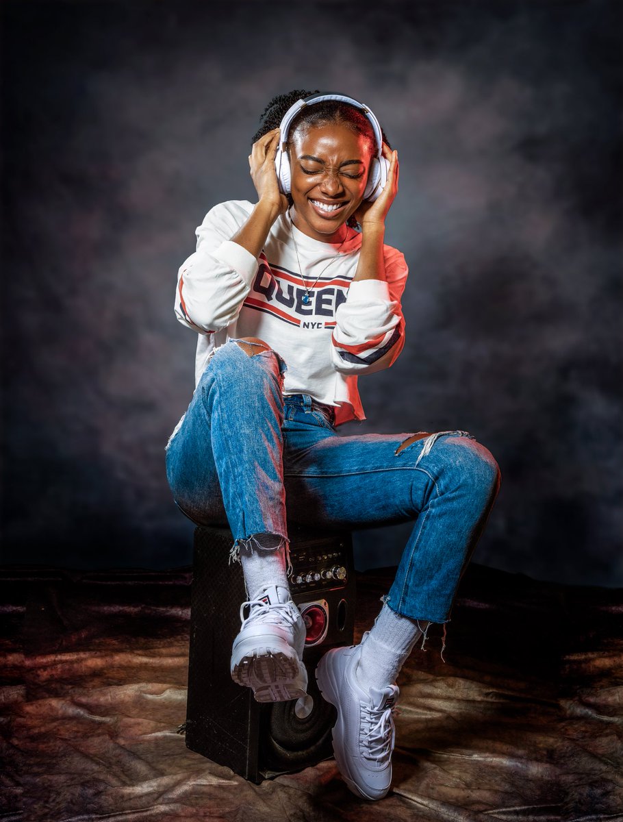 ElectraQueen_B's tweet photo. Because i am happyyyyyyy🤩🤩🤩🤩 
Quelle est votre musique préférée du moment?
Perso: Électra ‘’ Moïse’’ 💙😊

📸: @OlsenBrayden1 https://t.co/TvyDxzSDxK