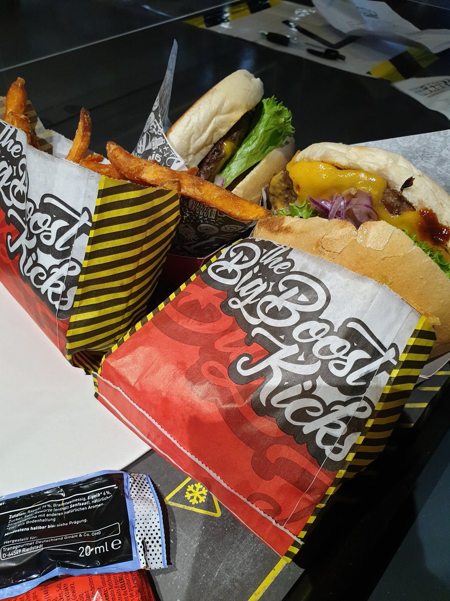 Gestern vor der Heimfahrt nen kleinen Abstecher bei JP gemacht und haben uns nen BoostBurger gegönnt..einfach mega