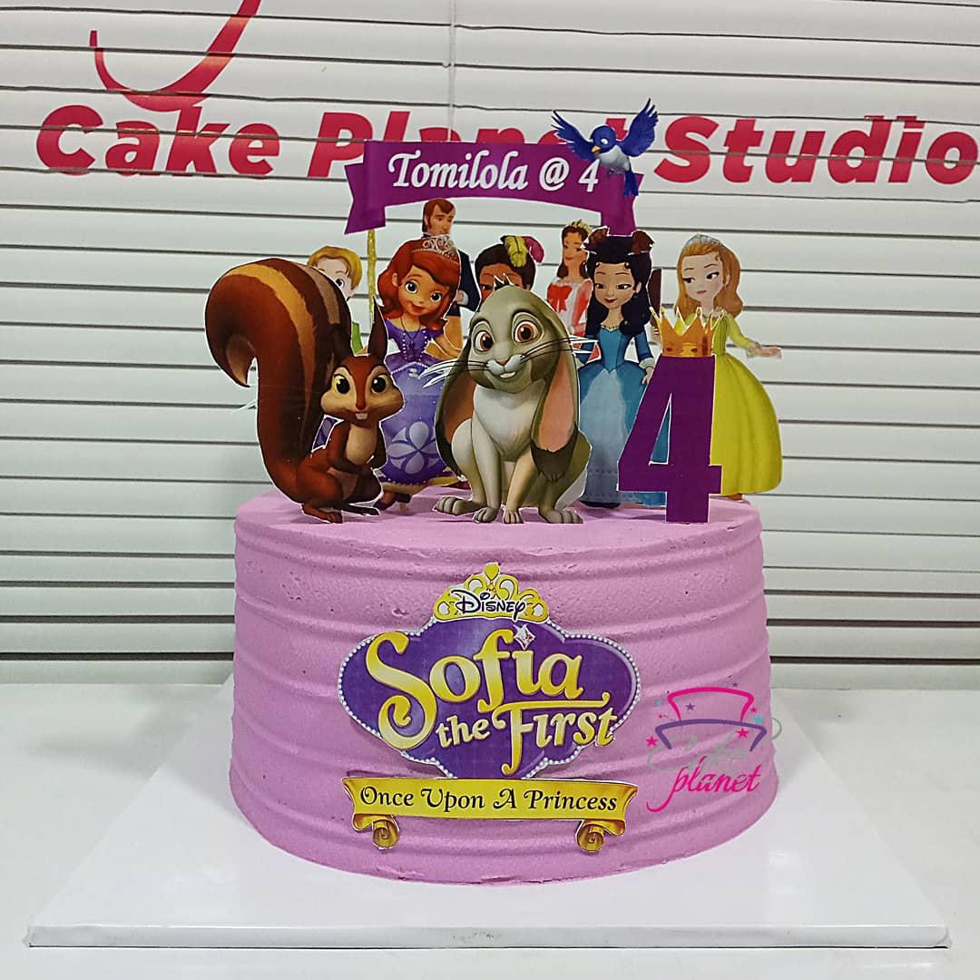 Cakeplanetng's tweet photo. Princess Sofia and Friends celebrating Tomilola @ 4.
We specialise in creating good memories for your events.
Click link in bio or send us a DM to order.
#sofia #sofiathe1st #princesssofia #cakesinlagos #lagosbaker #childrenscakes #kiddiescakes #cakeplanet #cakeplanetng https://t.co/Lm4mOiHjJD