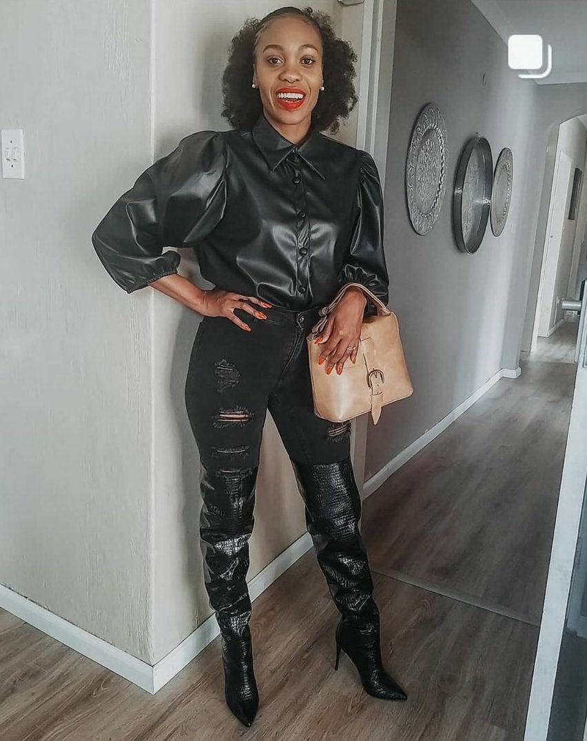 KekeMoeca's tweet photo. Dress up... Show up

@therusticcity 

#therusticcity #leatherbags #leathergoods #handmade #proudlysouthafrican #Fashionista #fashion #trends #instafashionista #MrsSA2020 #MrsSATop50 https://t.co/D4MoXdjE7W