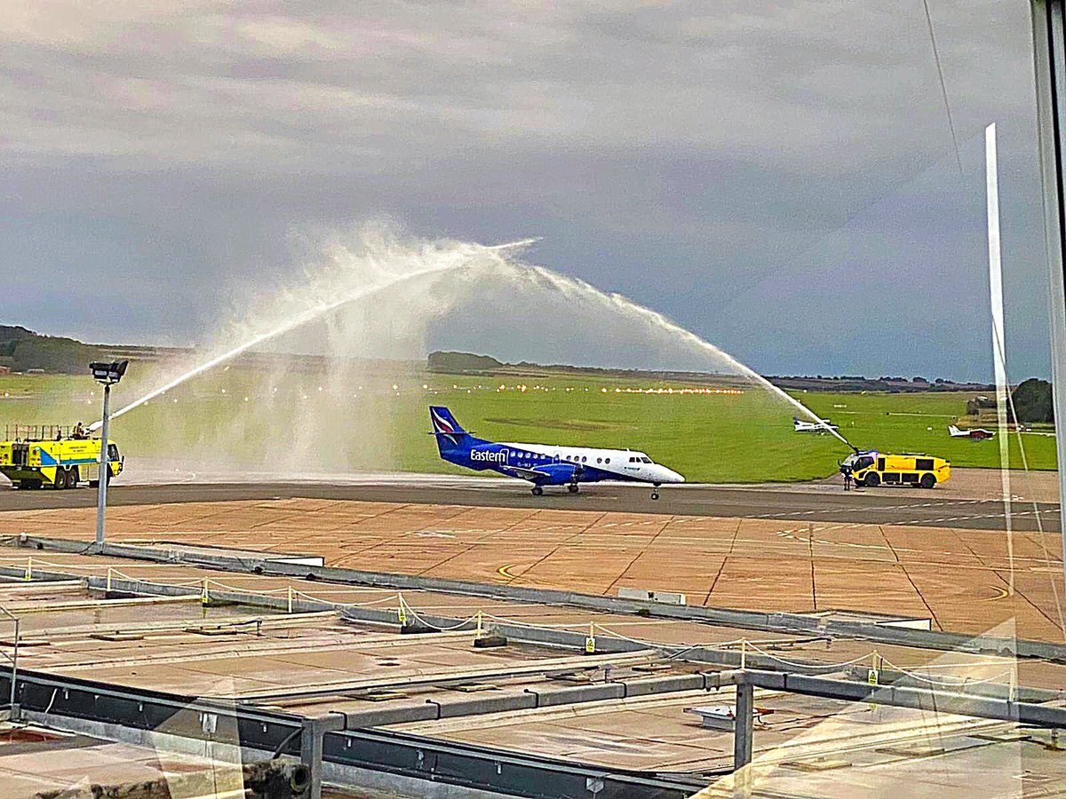 Humberside's tweet photo. A water salute for a much loved retiring pilot on his 65th birthday yesterday. Congratulations ✈️👨🏼‍✈️🎉
@EasternAirways https://t.co/PdUUFvi6Jr