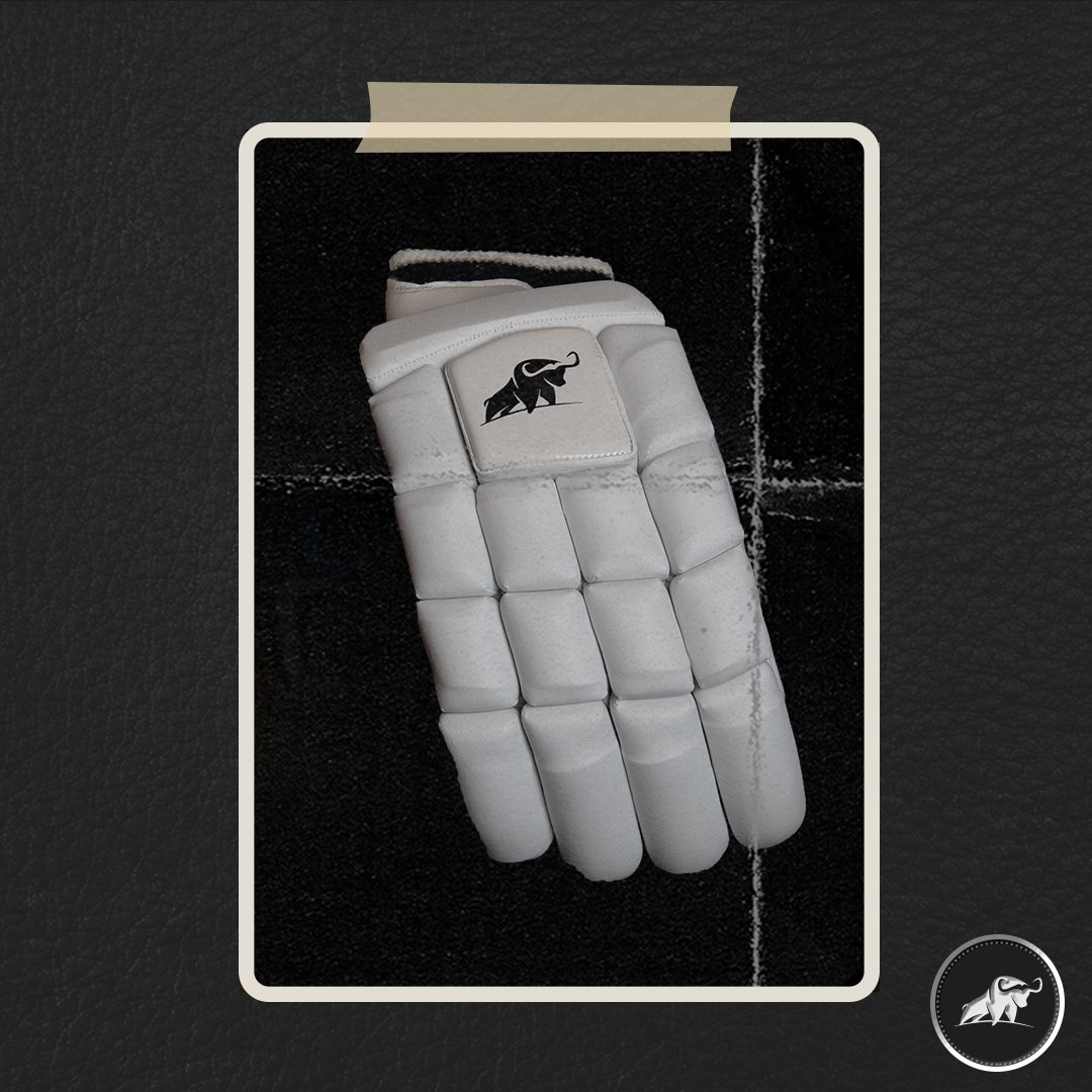 BuffaloCricket's tweet image. Win a pair of Buffalo Batting Gloves. 

To enter:

→ RT this tweet
→ Follow @BuffaloCricket 

Winner announced on Friday. Good luck. 

🐃🏏
