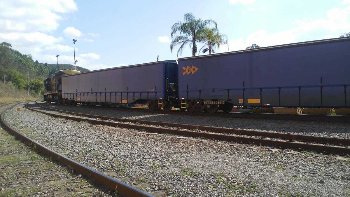 agencia_infra's tweet photo. 📰iNFRAOficial: Bracell vai comprar locomotivas e vagões por R$ 573 milhões para transportar celulose por ferrovia até o Porto de Santos. Leia no Blog da iNFRA👉🏼 https://t.co/1HPw9ViBXN
📸Foto: MRS Logística
#Bracell #celulose #ferrovia #transporte https://t.co/gi2Z1jSM1A