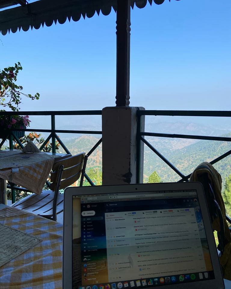 workfromdestin1's tweet photo. Our team working amidst beautiful mountains and keeping the work-life balance just right! Escape to the mountains with us and experience travel the 2020 way.
#triedandtested #workfromdestination 
#workfromanywhere #mountains #NewNormal #tuesdayvibes #travelin2020 #remotework https://t.co/DlcE0HIo3b