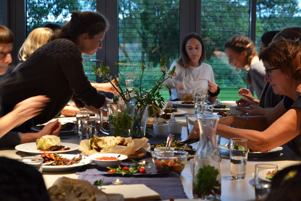 Mehrere Termine: Die unberührte Natur am Schaalsee lädt Dich ein zu einer Auszeit am Wasser. Freu Dich auf Yoga, Meditation und Pranayama.

> meineyogareise.de/yogareisen/30-…

#YogaRetreat #YogaundNatur #YogaLiebe #YogaReisen #YogaUrlaub #Yoga #Schaalsee #Urlaub #Pranayama #Meditation