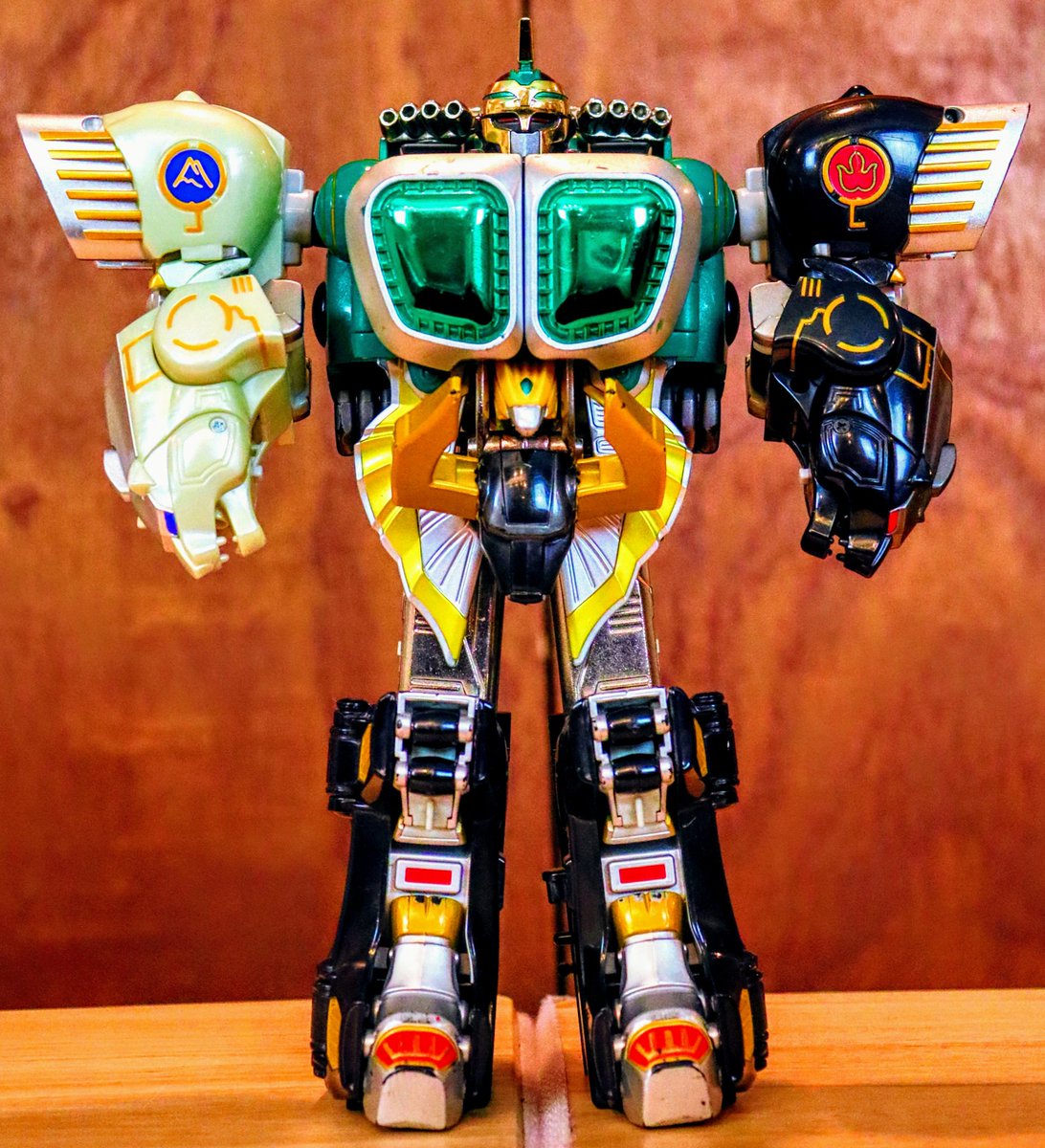 KromeKaiju3000's tweet photo. Megazord of the Day:
Kongazord
(aka GaoMuscle)
#bandai #powerrangers #mmpr #wildforce #supersentai #hyakujuusentaigaoranger #gaoranger #kongazord #gaomuscle #collectallmonsters #ガオマッスル #百獣戦隊ガオレンジャー #ガオレンジャー #スーパー戦隊 #スーパー戦隊シリーズ https://t.co/FTBhRLJqHK