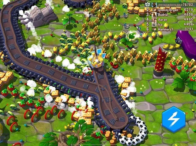 KuanaMusic's tweet photo. @SnakeRivals Is it just me or is the latest update buggy? Every time I hit about 50k in PvP. Pellets keep randomly popping up all over the place. And you can’t consume them. They just stay on the screen. Help! https://t.co/lu7sr3Nuun