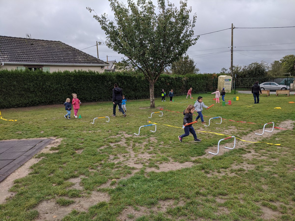 Clement_F76's tweet photo. Le risque de pluie et l'application du protocole sanitaire n'empêche pas l'enthousiasme et le plaisir de la rencontre #usep maternelle annuelle entre Garencieres et la Forêt du Parc !! 
@LaurentLeMerci4  @USEPEure  @usepvm  @NirinaHanta https://t.co/yEipdDYDaI