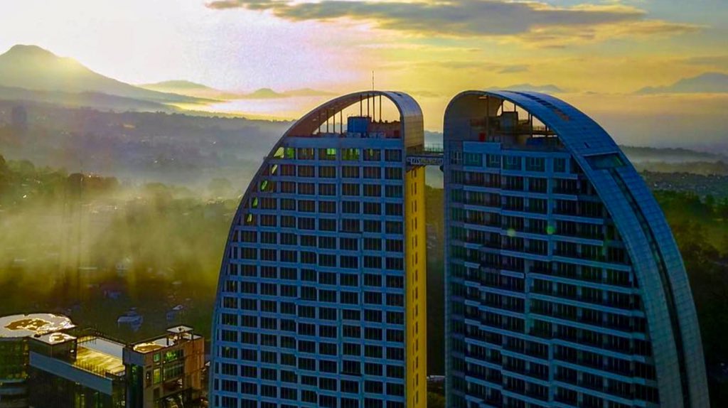 Terinspirasi gunung gunung Parahyangan, The MAJ Dago bakal jadi ikon baru Bandung:
merdeka.com/gaya/terinspir…