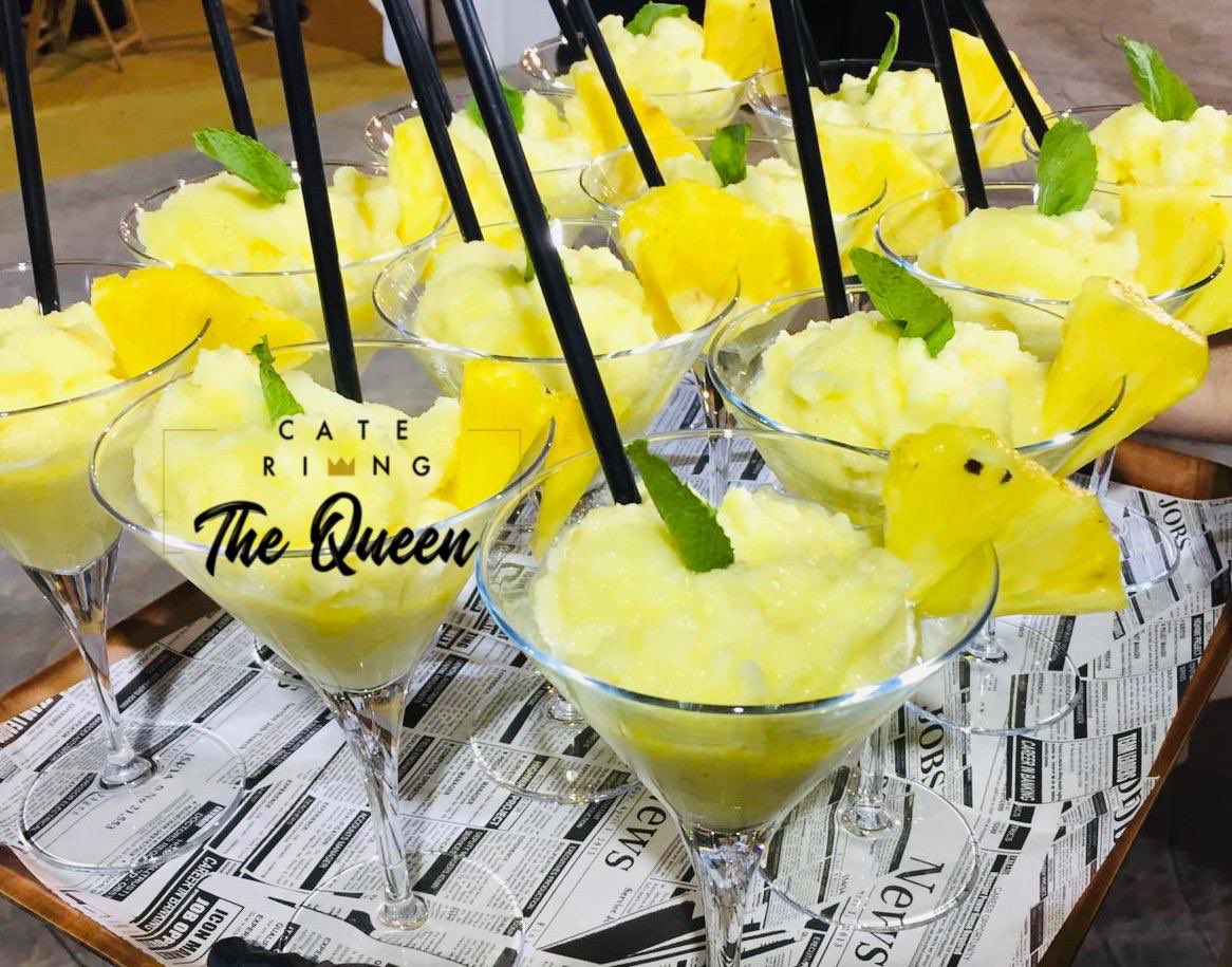 cateringTQueen's tweet photo. El pasado sábado tuvimos el placer de acompañar a la familia López García, Gracias por el trato recibido y hacerlo todo más fácil!!!😊 #comuniones2020 #NuevaNormalidad #thequeen #eventos #cateringsevilla https://t.co/DbS1bFWip4