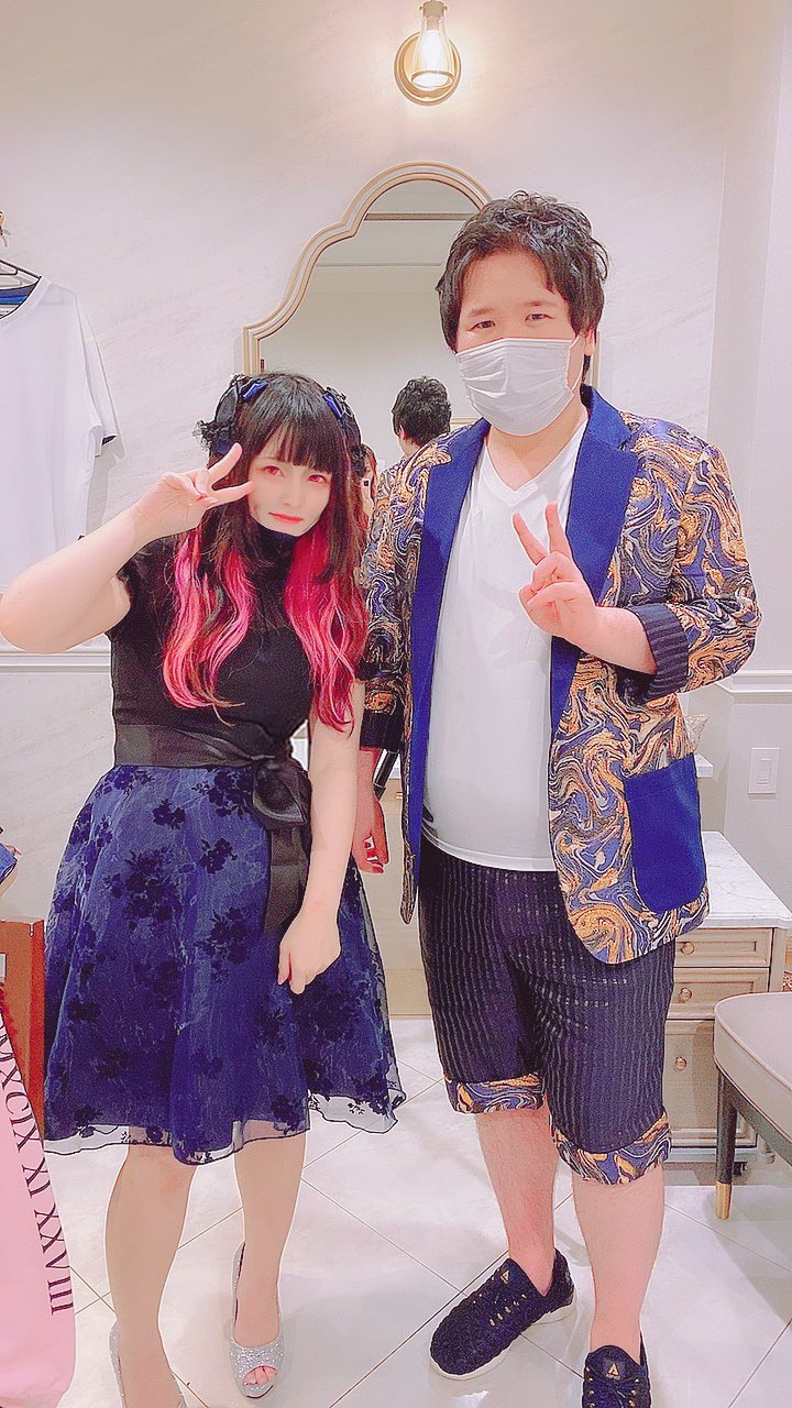 雑魚ちゃん 昨日コレたんとコレ恋ちゃんたちと写真撮ったの T Co Eyyzumpd2v Twitter