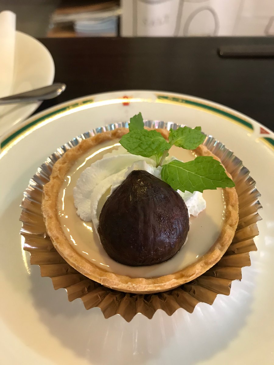 はねだぷりん 久しぶりに ほうじ茶プリン を作製 タルトver も 久しぶり過ぎて ほんのりな焙じ茶の香り ロイヤルミルクティーといい 焙じ茶といい 茶とミルクプリンの相性の良さったら無い はねだぷりん 羽田プリン ブックカフェ プリン