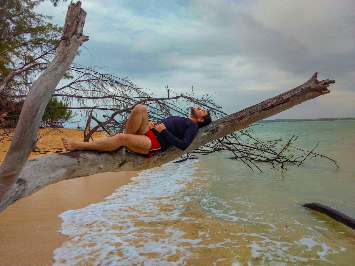 PieroGui's tweet photo. Saudades de uma praia, né mores? https://t.co/sMZQuA2wfR
