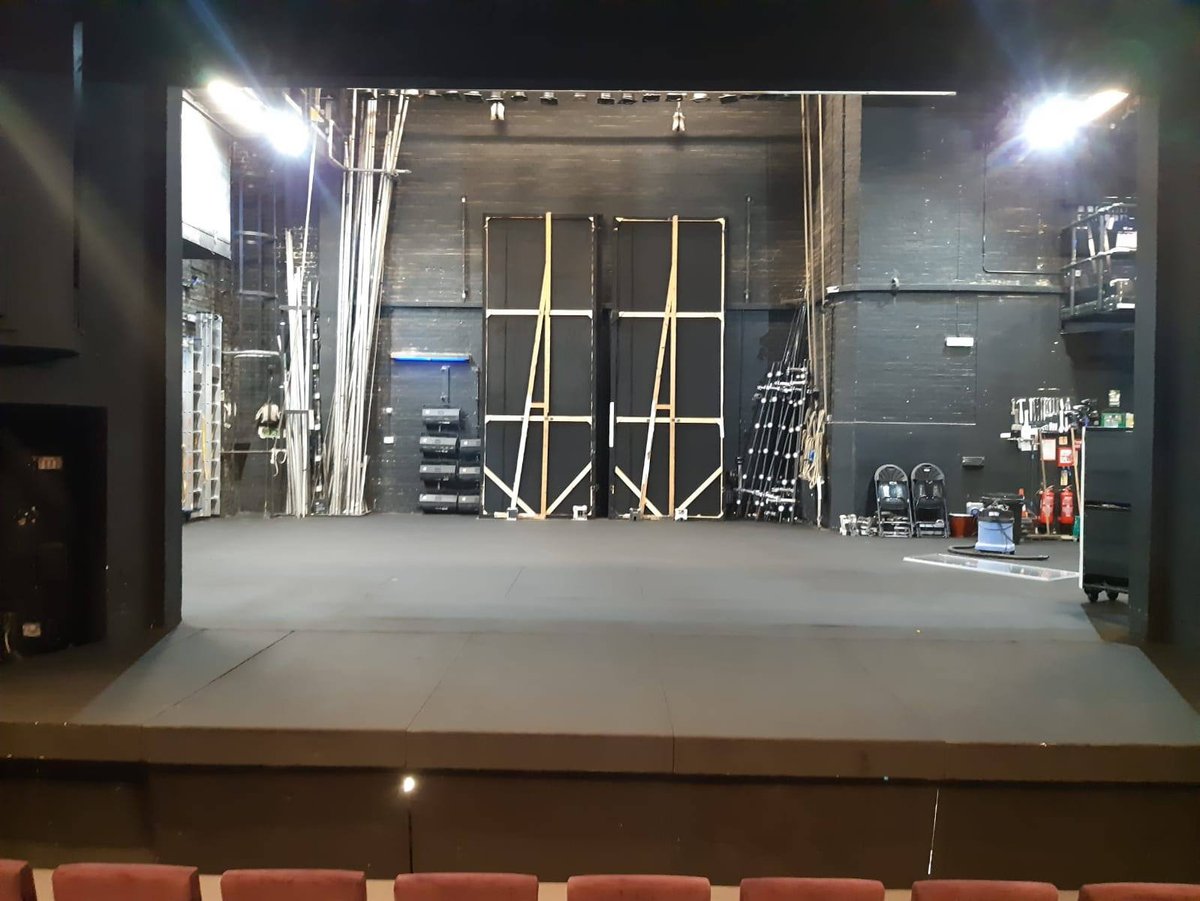 cambridge premiere theatre