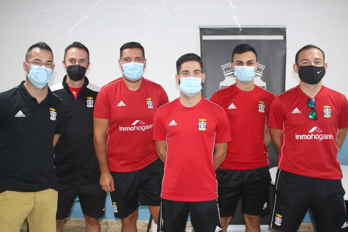 FCC_Cantera's tweet photo. 📰 Aquí os presentamos al cuerpo técnico de los equipos CADETES para la temporada 20/21 #CanteraAlbinegra🏴🏳️

➡️ https://t.co/S7p62kSdHR https://t.co/hYs2Zja0sY