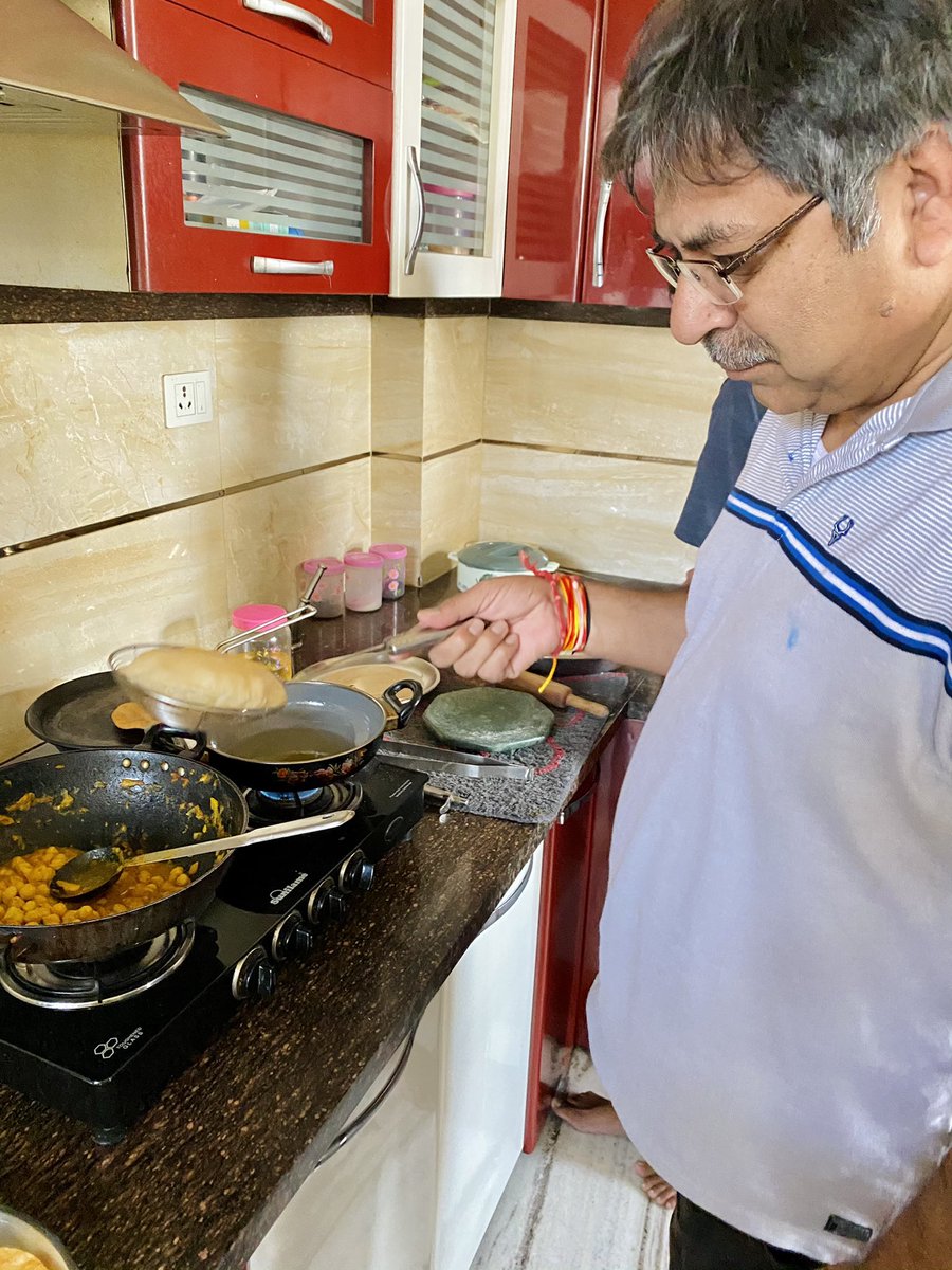 anushkapoonia's tweet photo. Chef for the day๐คช
#CommittedPolitician and #CommittedFather https://t.co/spZjn3wdsY