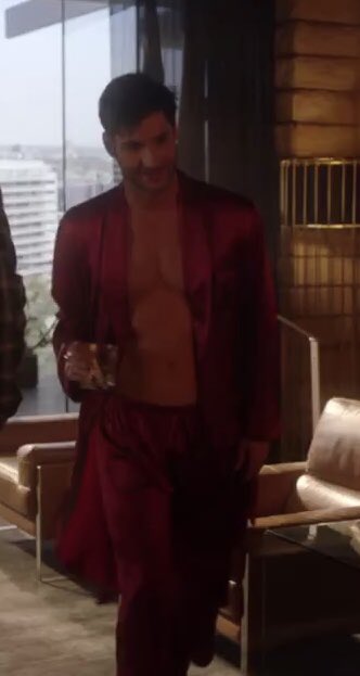 Lucifer’s wardrobe in 3x22 All Hands on Decker