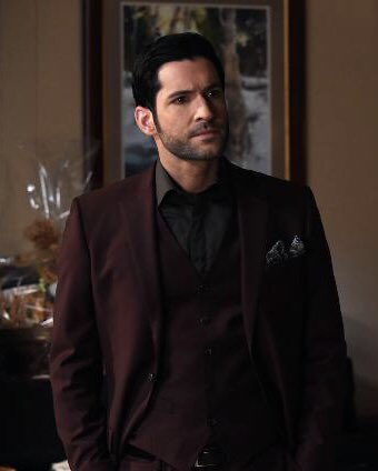 Lucifer’s wardrobe in 3x22 All Hands on Decker