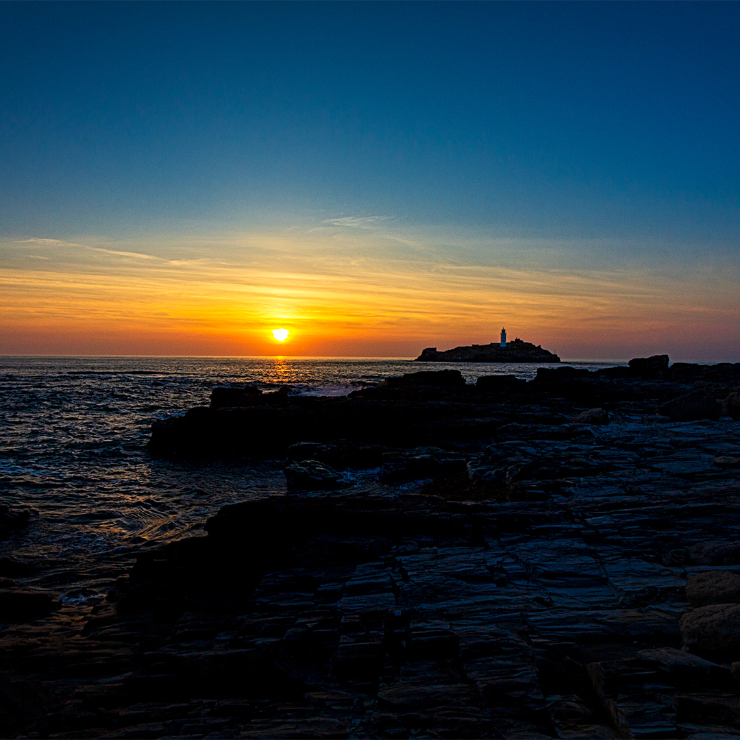 Landscape Photography Workshops, exclusive to Una.
Click the link to find out more: 
dioramadays.uk/product/photog… 
#GodrevyLighthouse 
 @dioramadays