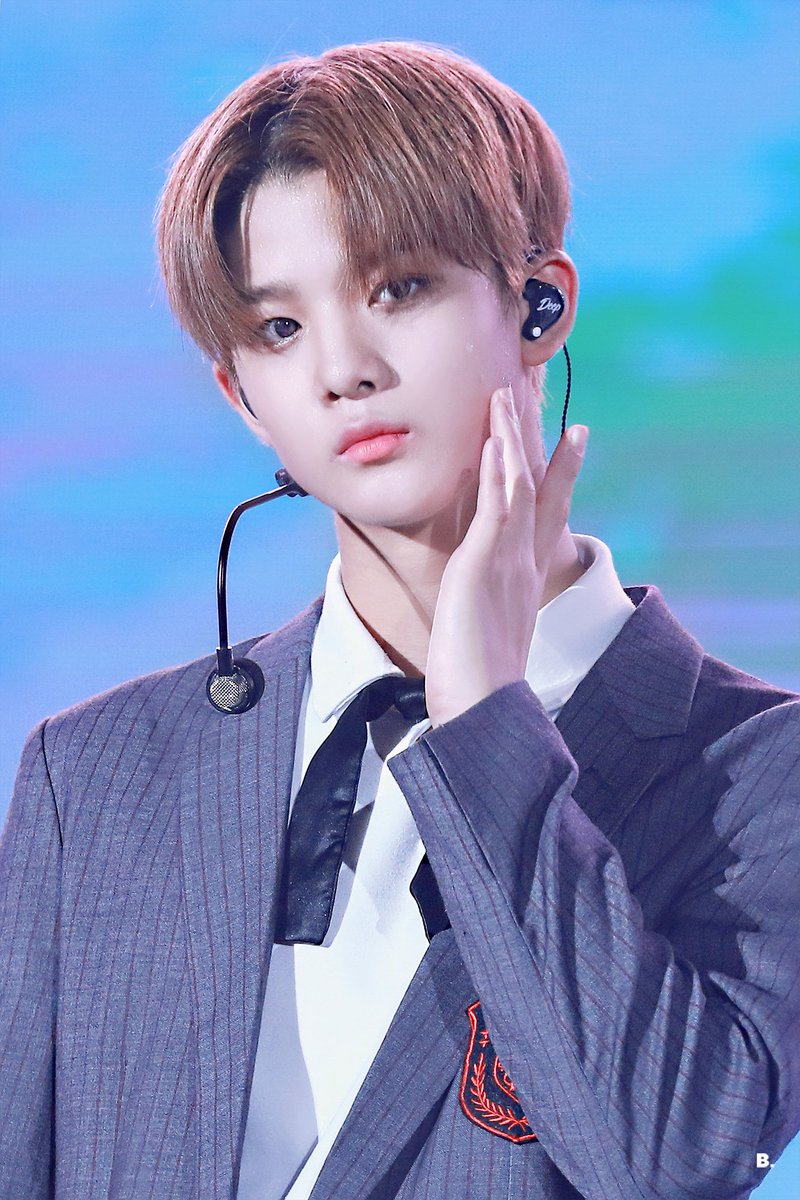 bbb_0510's tweet photo. 171006 동글동글 🐱
#배진영 #BAEJINYOUNG #CIX https://t.co/EoaBHKbE7Y
