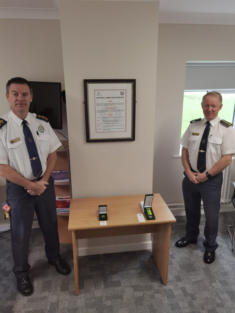 RQuinlan999's tweet photo. Visit this am from ⁦@NasDirector,⁩ presented with a token of appreciation to say THANK YOU to all ⁦@AmbulanceNAS⁩ for their continued and ongoing fight against C-19. One on the way to all. Presentation within C-19 Guideline. https://t.co/mnppInlhws