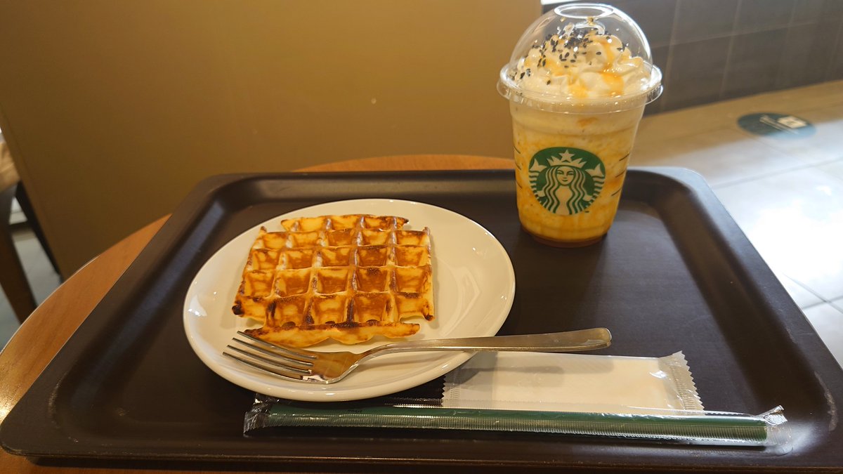 紫鈴蛇 V Twitter スターバックス で 大学芋フラペチーノ と アメリカンワッフル をいただきながら 宿題 頑張ってます Starbucks スタバ ワッフル ワッフル Waffle