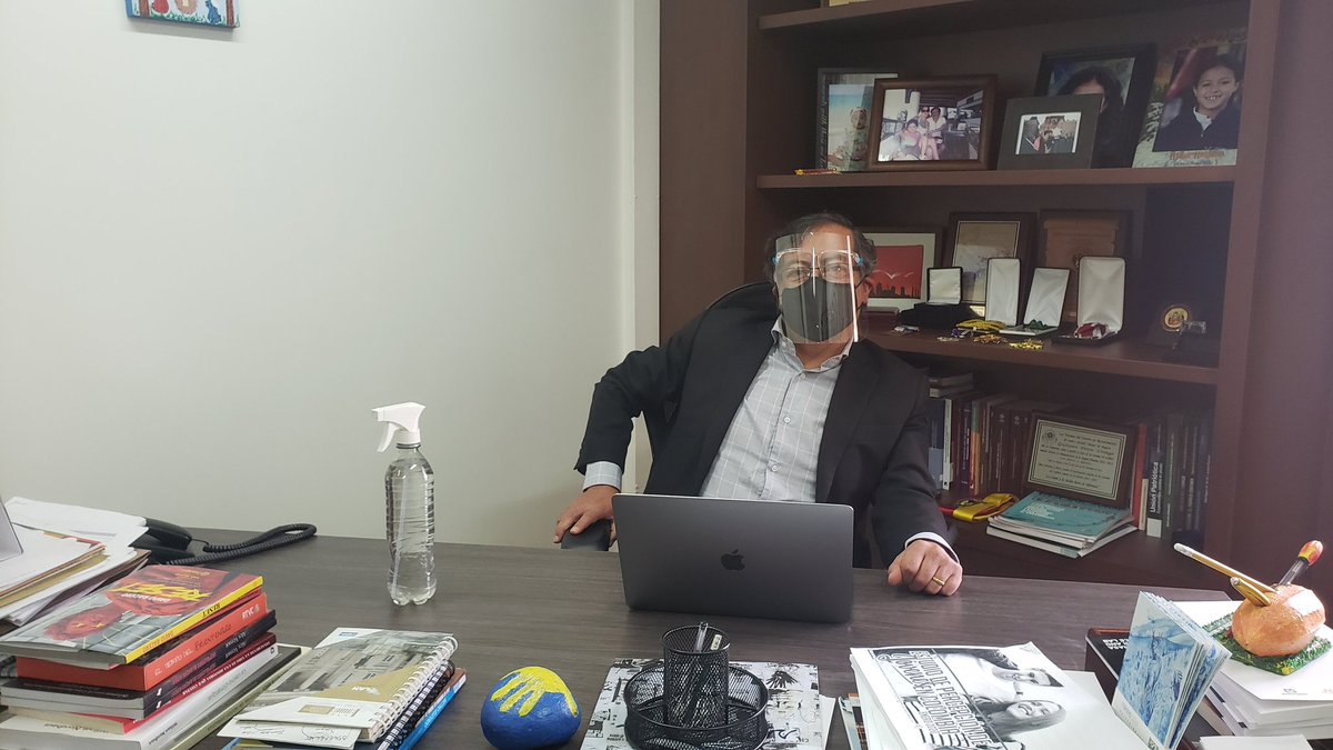 petrogustavo's tweet photo. Abrimos  la oficina del Congreso.

Ahora iremos presencialmente al debate sobre Santurban y la defensa de su agua. https://t.co/7vXqNhUY1l